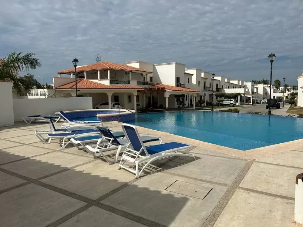 DEPARTAMENTO EN PLANTA BAJA EN FRACCIONAMIENTO MEDITERRANEO MAZATLAN.