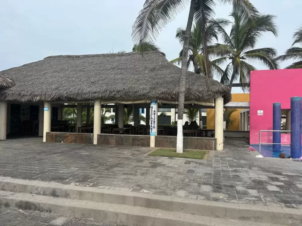 SE VENDE 2 LOTES EN CERRITOS RESORT
