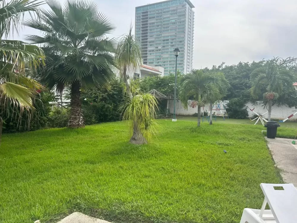 SE VENDE 2 LOTES EN CERRITOS RESORT