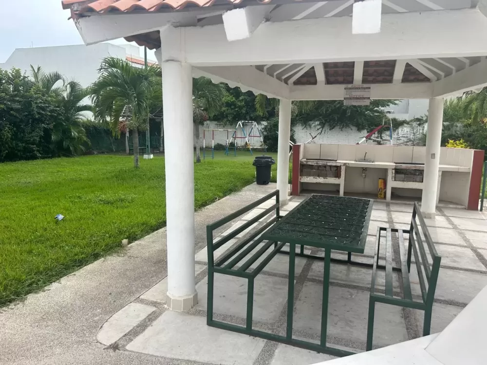 SE VENDE 2 LOTES EN CERRITOS RESORT
