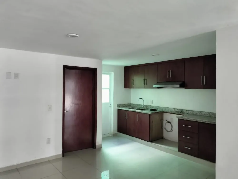 HOUSE IN RENT FRACTIONACIÓN SQUARE REFORM