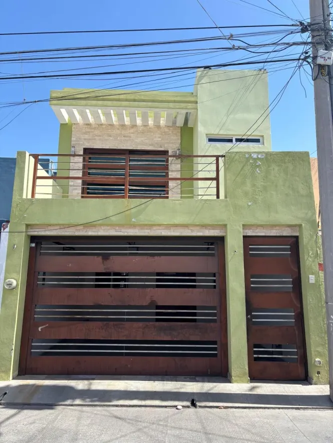 HOUSE IN RENT FRACTIONACIÓN SQUARE REFORM