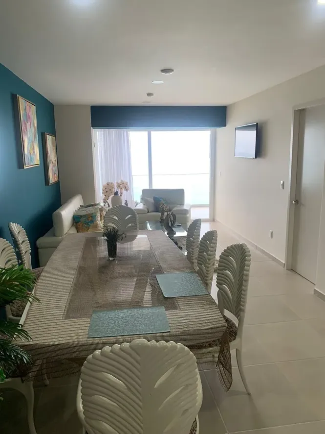 JUNIOR PENTHOUSE IN CRISTALBAY TOWER