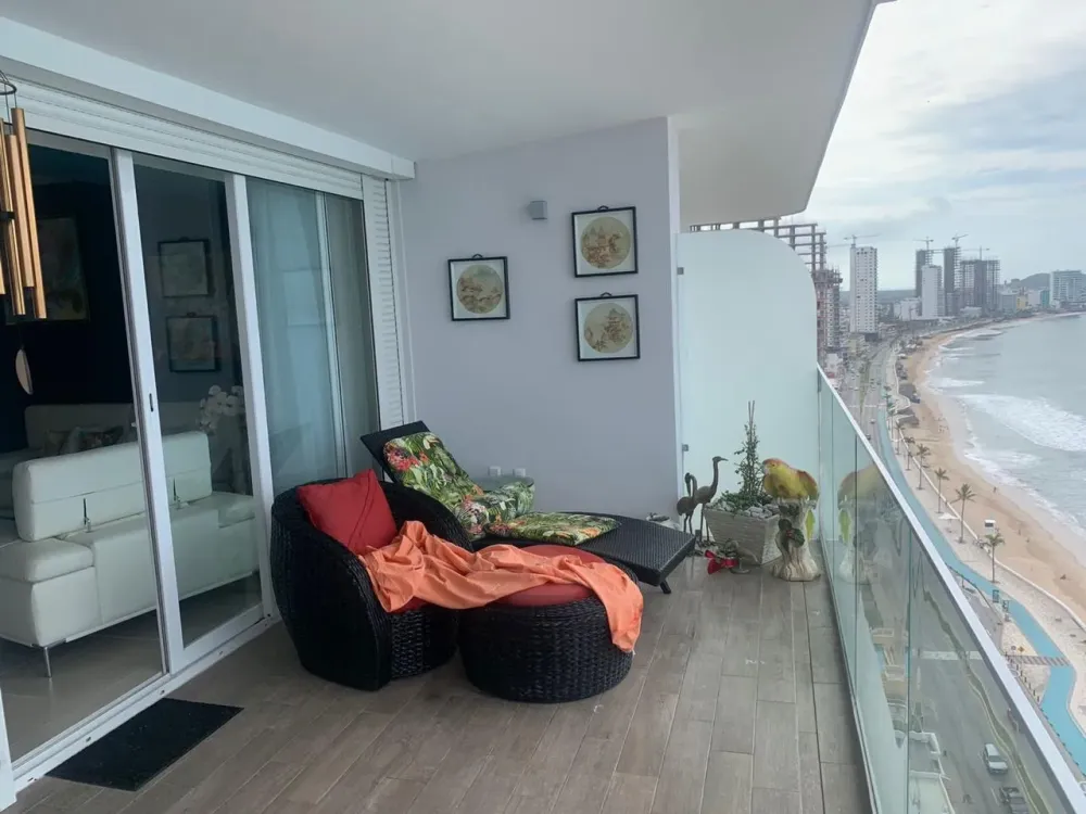 JUNIOR PENTHOUSE IN CRISTALBAY TOWER