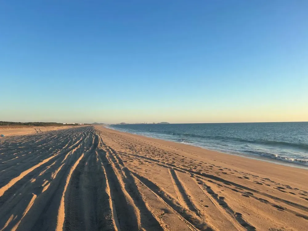 TERRENO EN PLAYA ENRAMADA Y TULIPANES