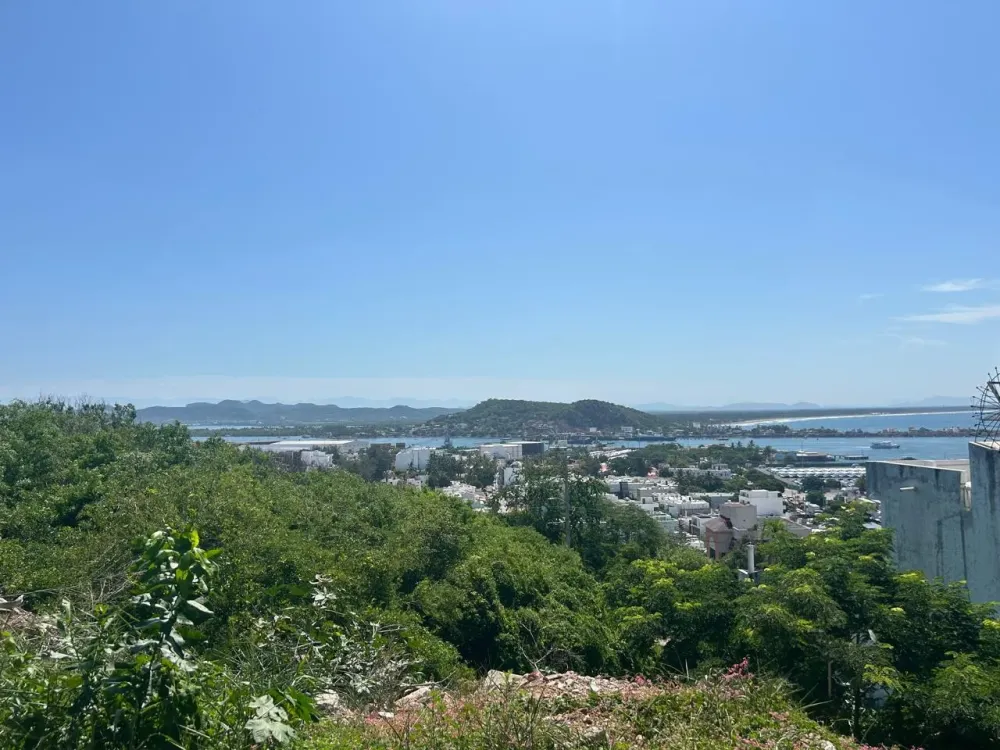LAND FOR SALE ON CERRO DEL VIGÍA