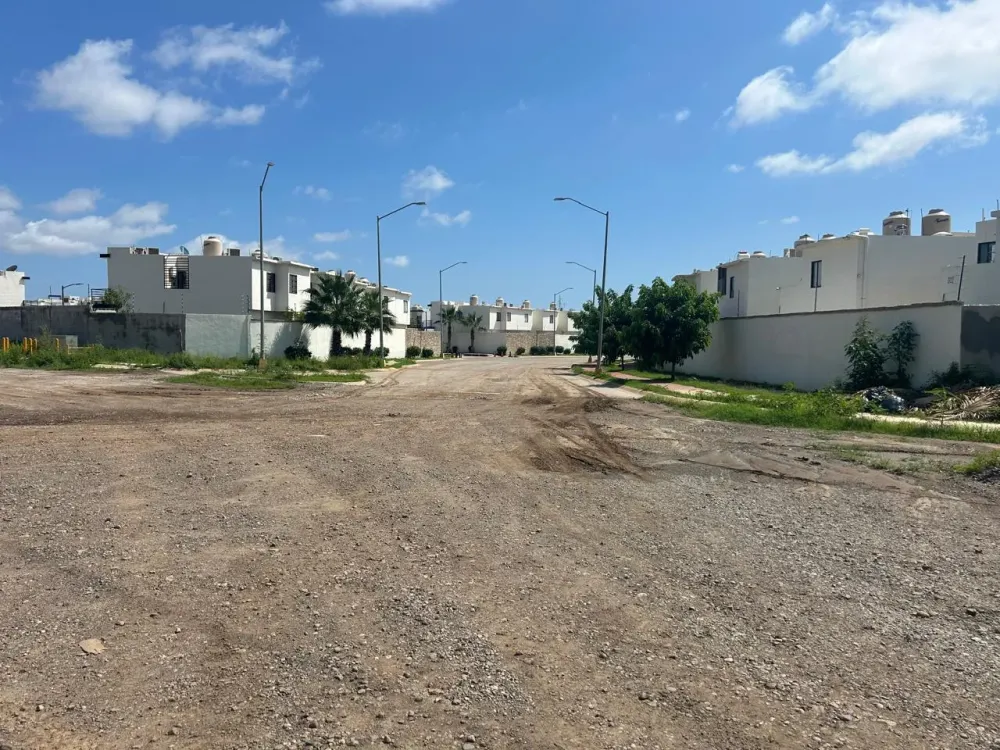 LAND ON AV. SAN MARINO