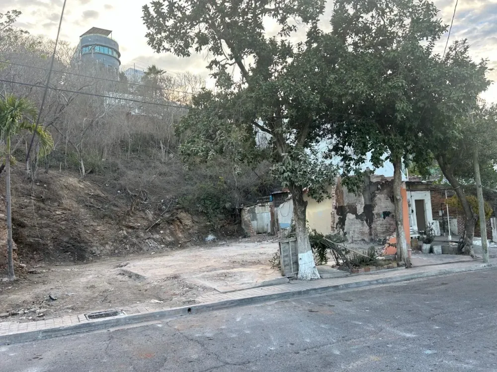 LAND ON CERRO DEL VIGÍA