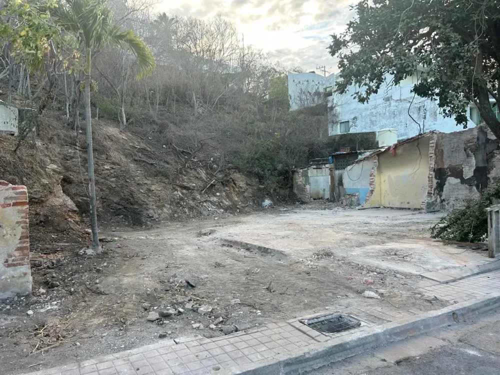 LAND ON CERRO DEL VIGÍA